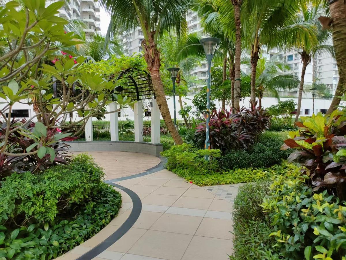 2 Seaview Balcony@danga Bay Apartment